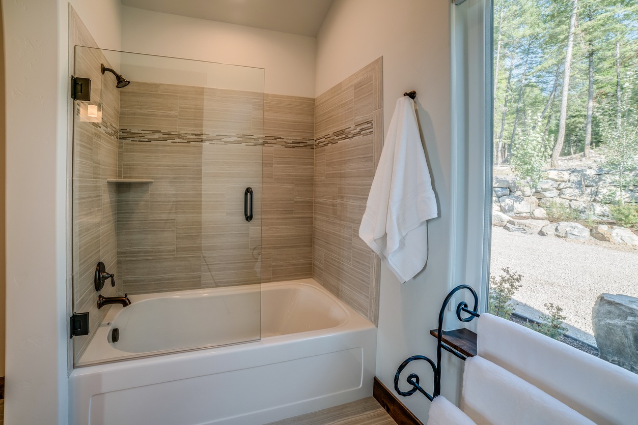 Shower & Tub Repair in Felton